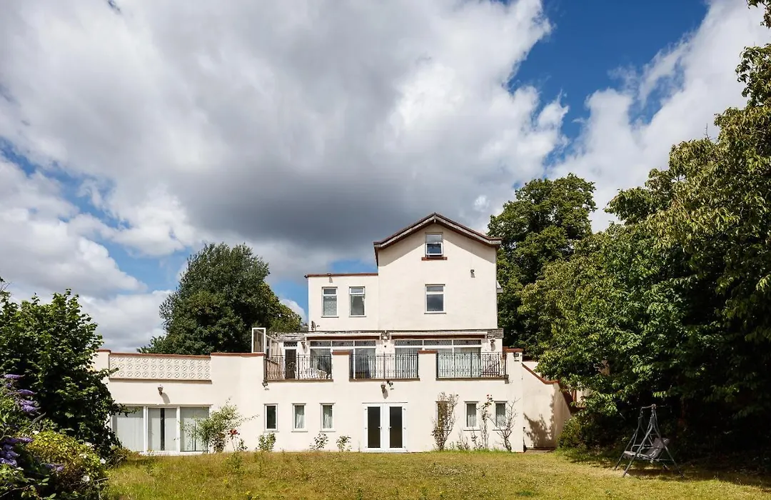 Beautiful 'Mayfield' Villa With Private Pool!-1
